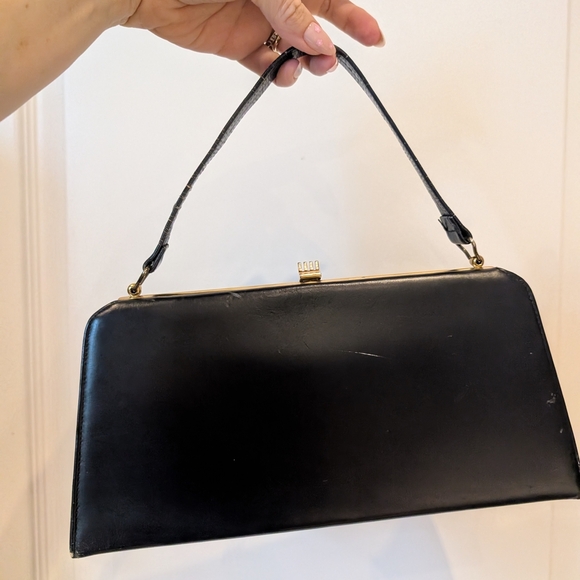 Vintage Black Leather Handbag With Gold Clasp - Picture 5 of 9
